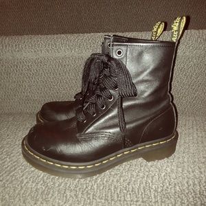 Dr.Martens Lace Up Boots